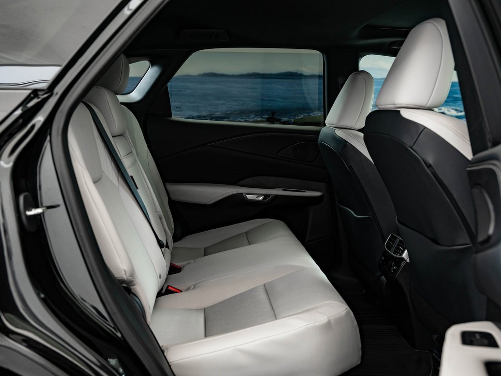 Certified 2023 Lexus RX 350h w/ Cold Area Package image 43