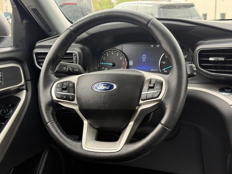 Certified 2023 Ford Explorer XLT w/ Equipment Group 202A AWD/4WD image 19