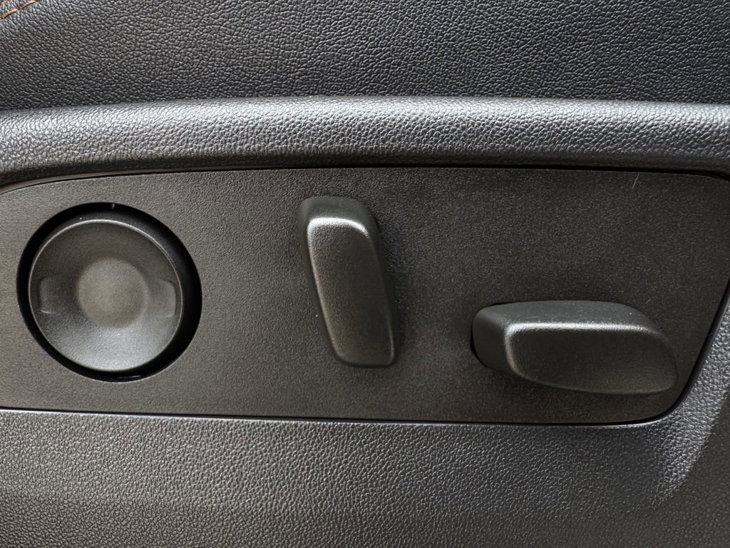 Used 2024 GMC Sierra 2500 AT4 w/ AT4 Preferred Package image 28