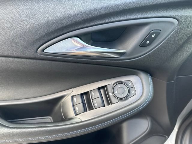 Used 2025 Buick Encore GX Sport Touring w/ Advanced Technology Package FWD image 29