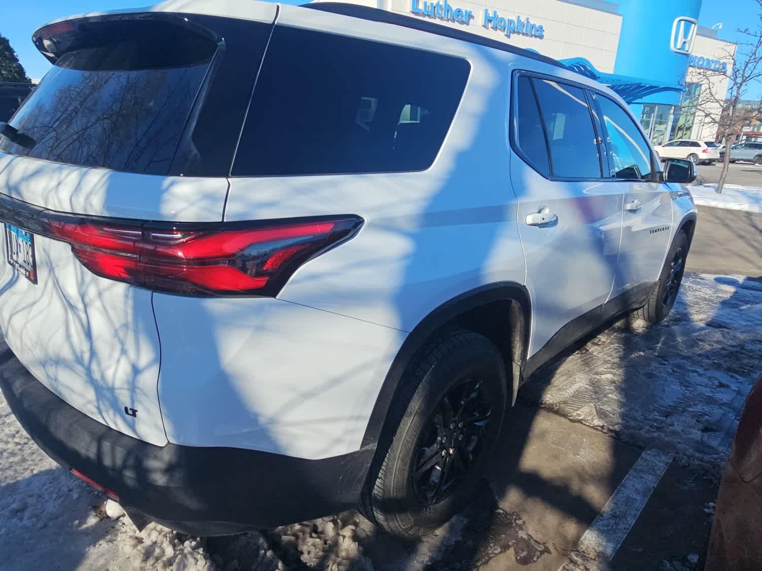Used 2023 Chevrolet Traverse LT w/ Midnight/Sport Edition image 3