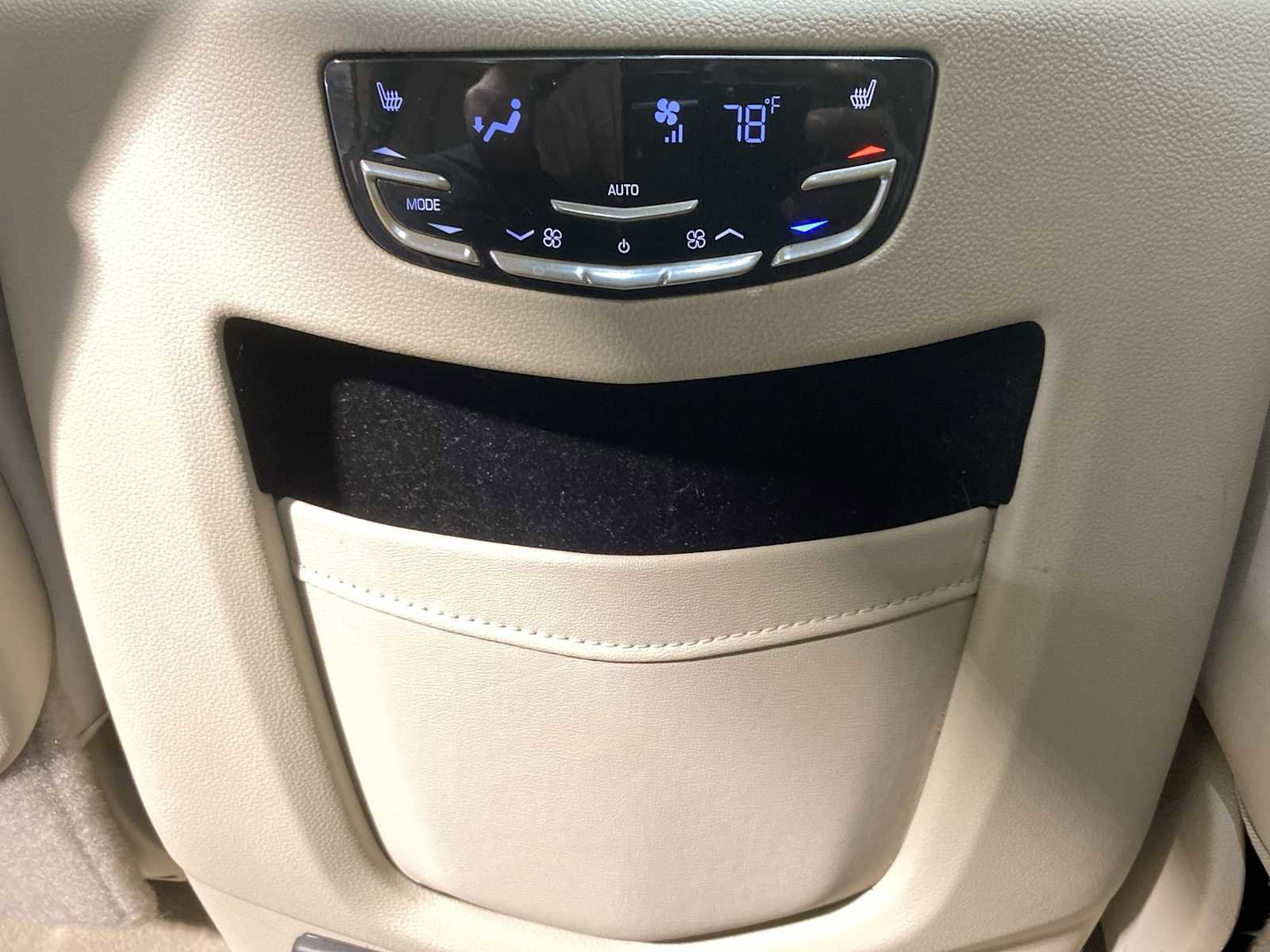 Used 2020 Cadillac Escalade Luxury AWD/4WD image 25