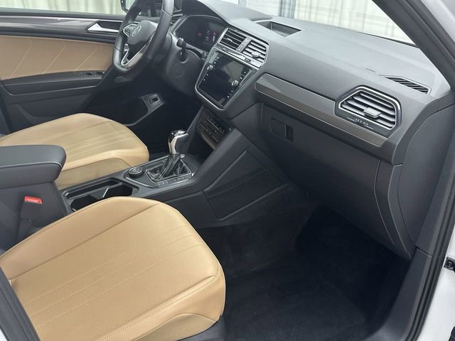 Used 2022 Volkswagen Tiguan SE R-Line image 25