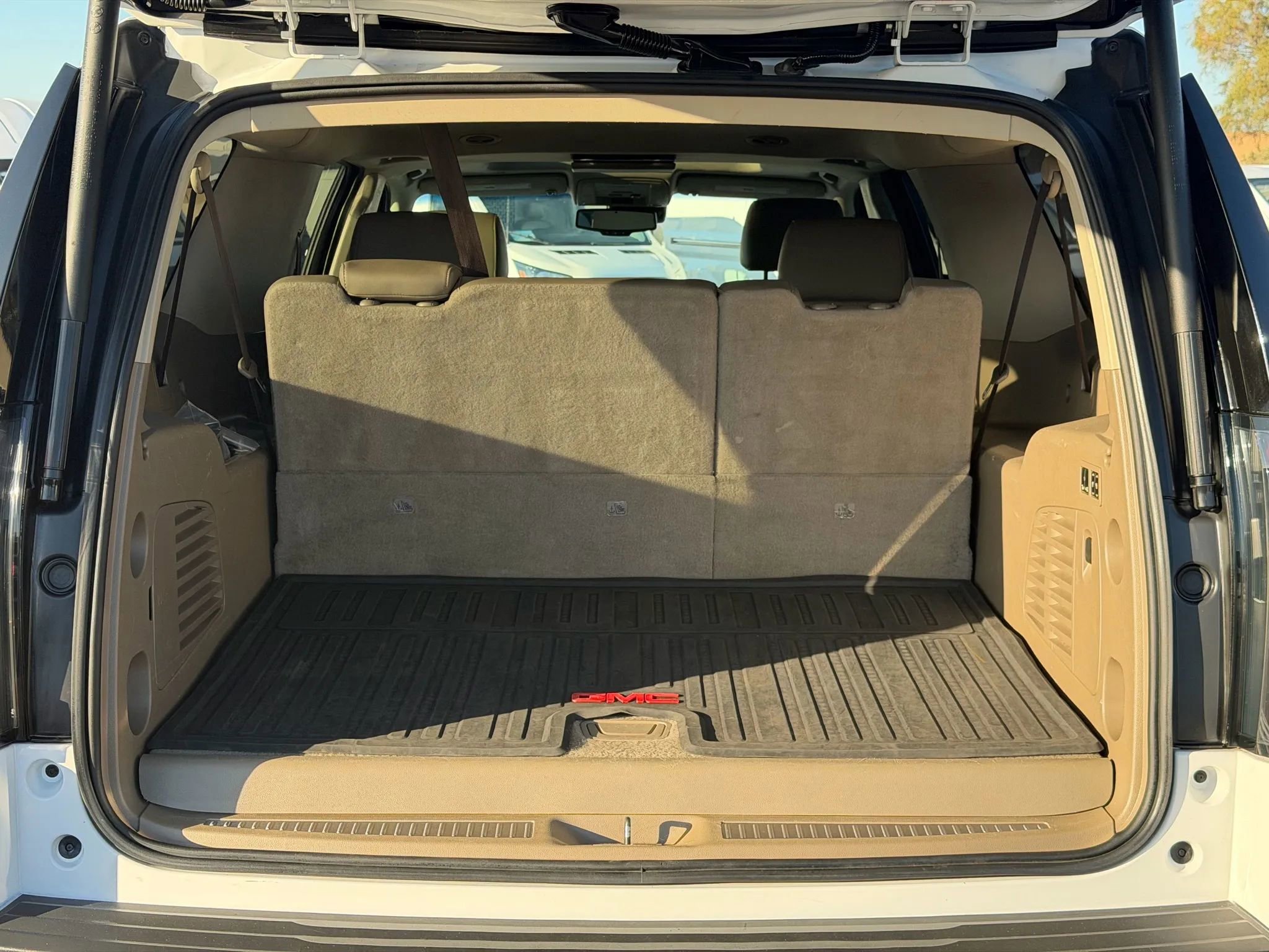 Used 2019 GMC Yukon XL SLT w/ Open Road Package image 15