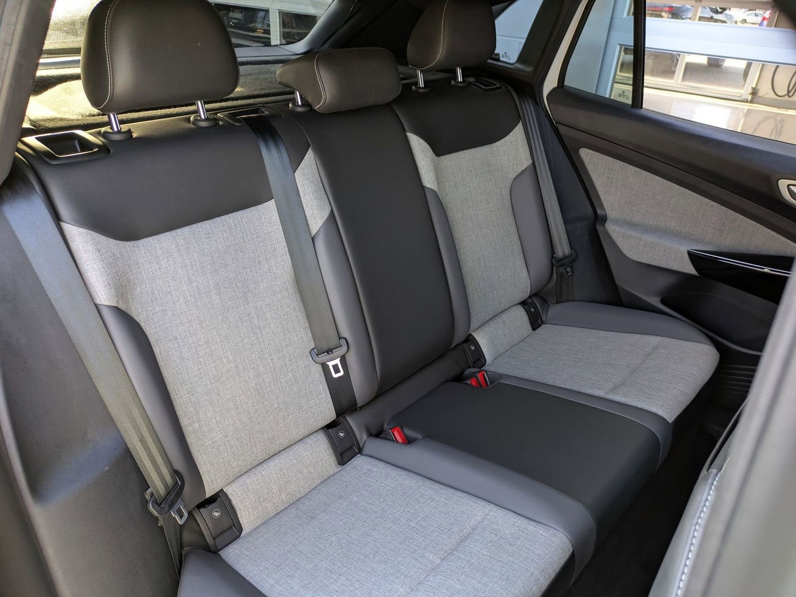 Used 2023 Volkswagen ID.4 Pro image 28