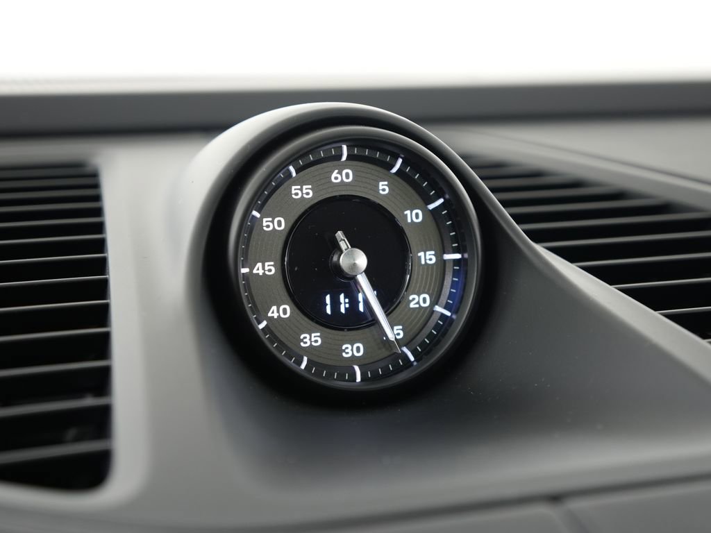 New 2026 Porsche Macan Turbo Electric image 26