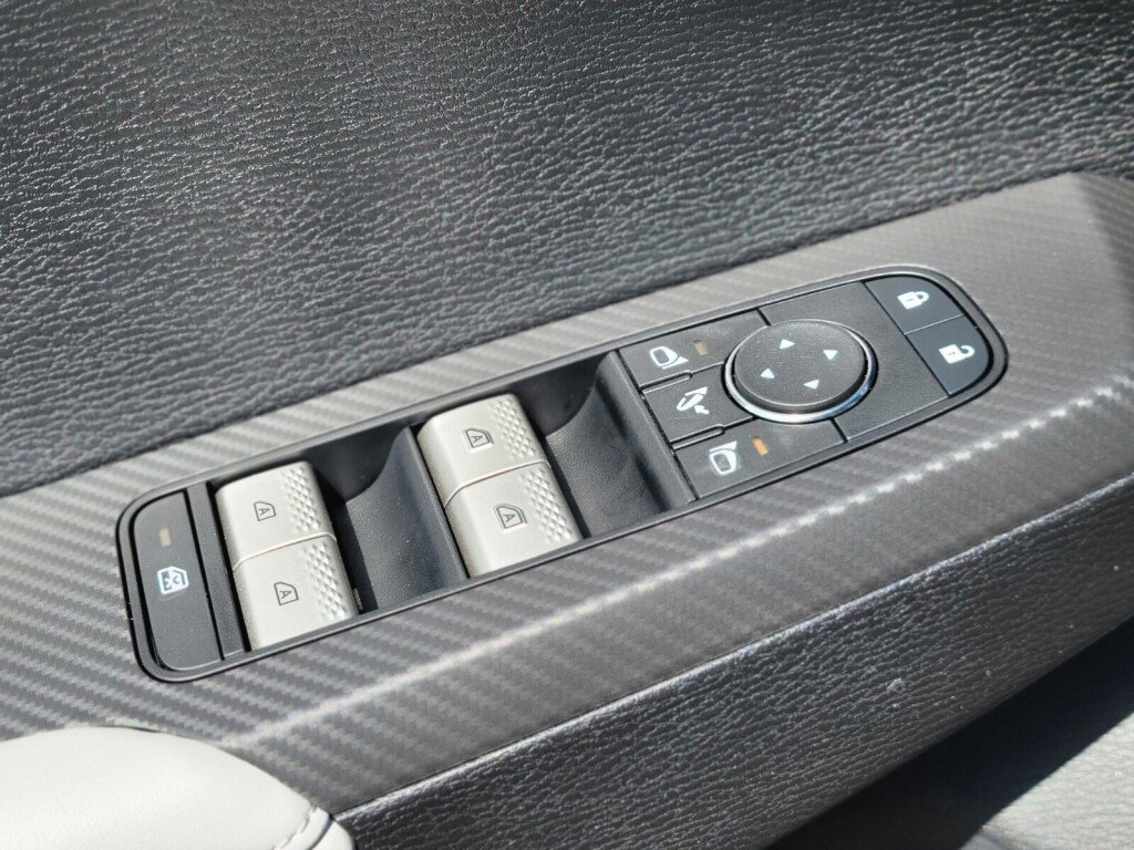 New 2025 Mitsubishi Outlander SEL image 15