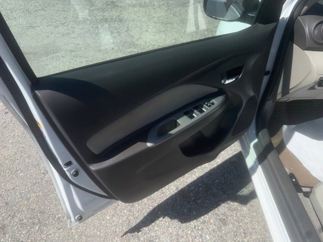 Used 2010 Toyota Yaris Sedan image 9