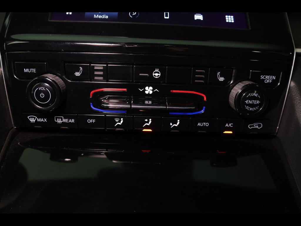 Used 2023 Jeep Grand Cherokee Altitude image 14