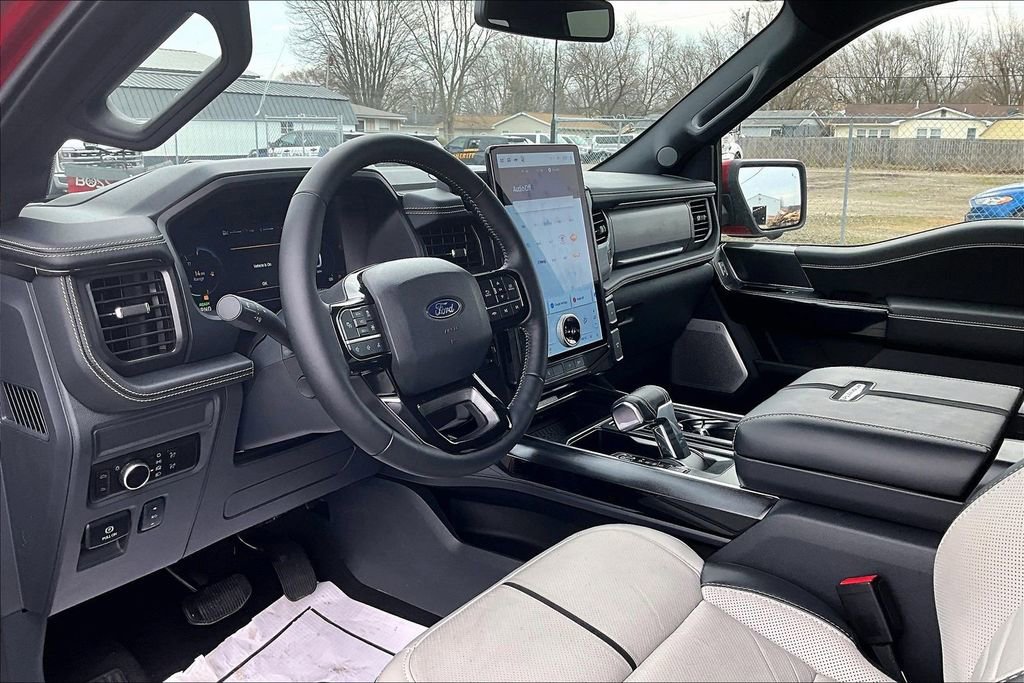 Used 2025 Ford F150 Lightning Platinum image 10