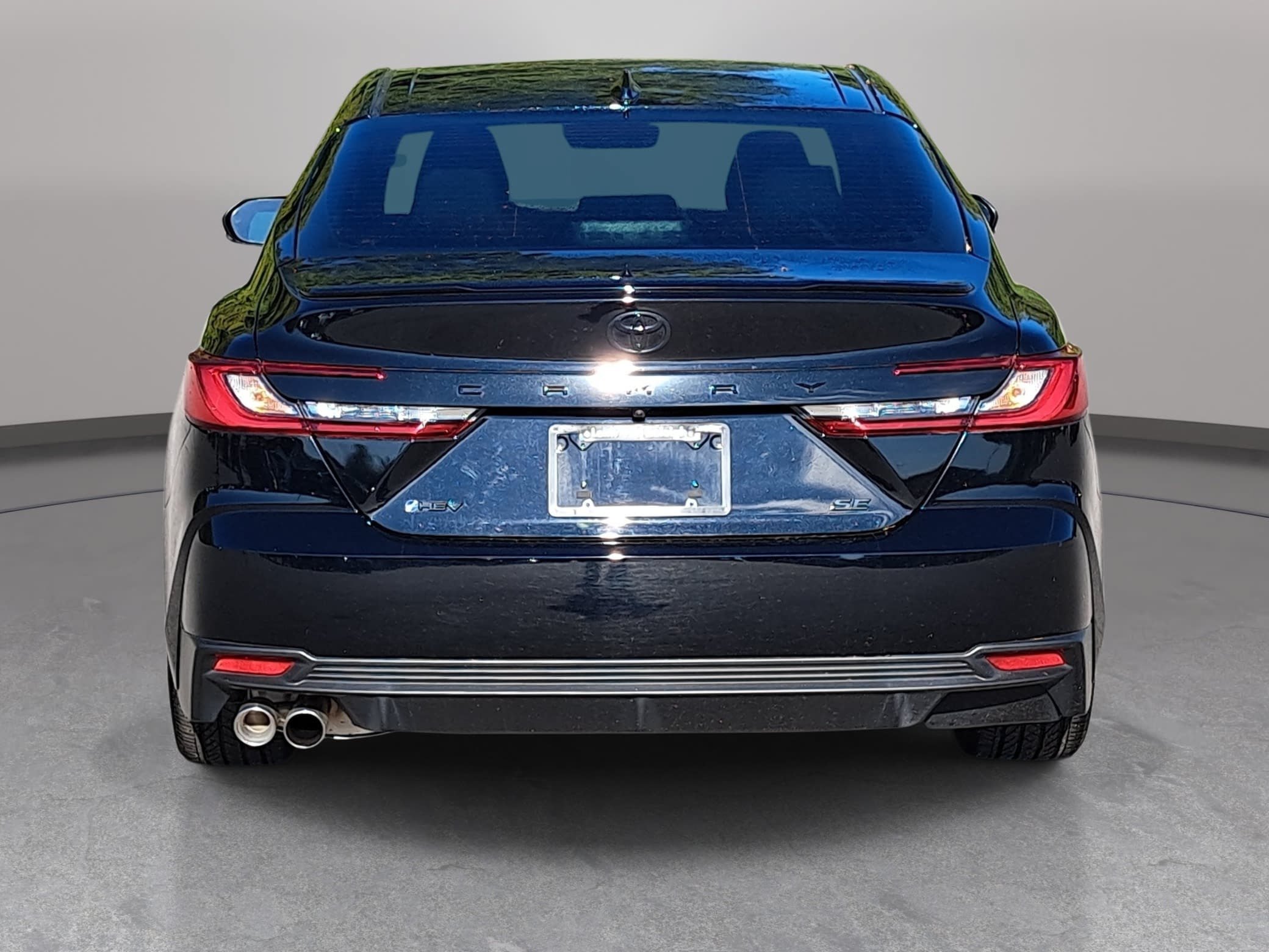 Used 2025 Toyota Camry SE w/ Convenience Package FWD image 6