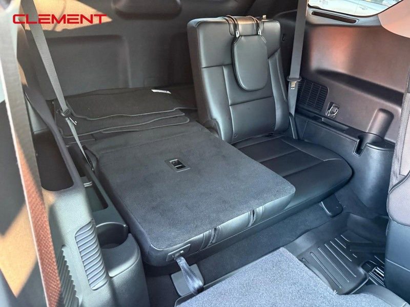 Used 2022 Ford Explorer Limited w/ Equipment Group 301A image 16