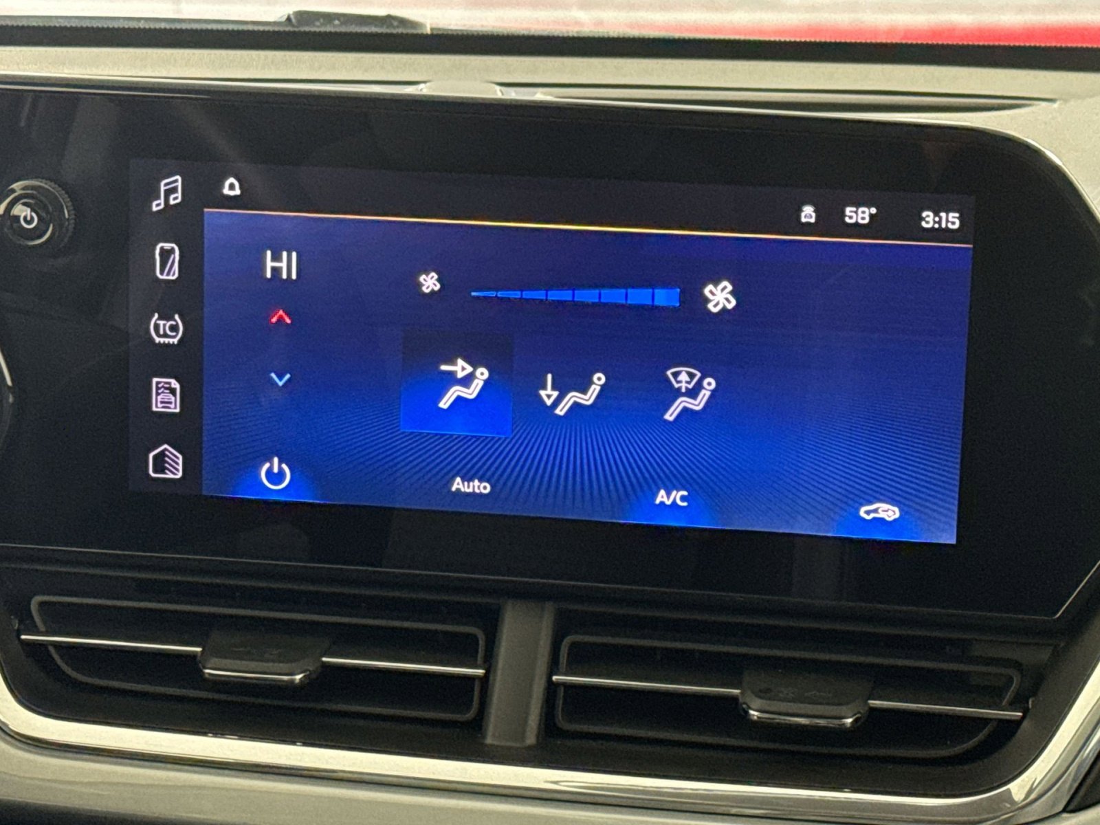 Used 2024 Chevrolet Trax LT w/ Driver Confidence Package image 20