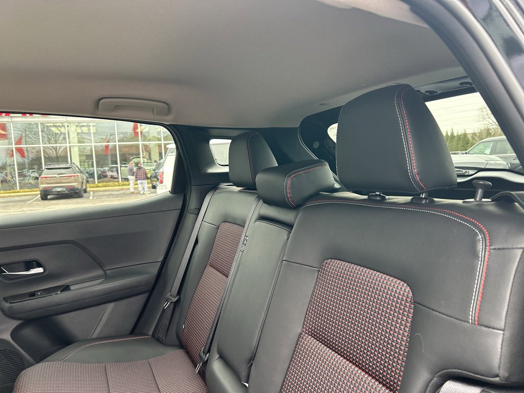 New 2026 Nissan Kicks SR image 12