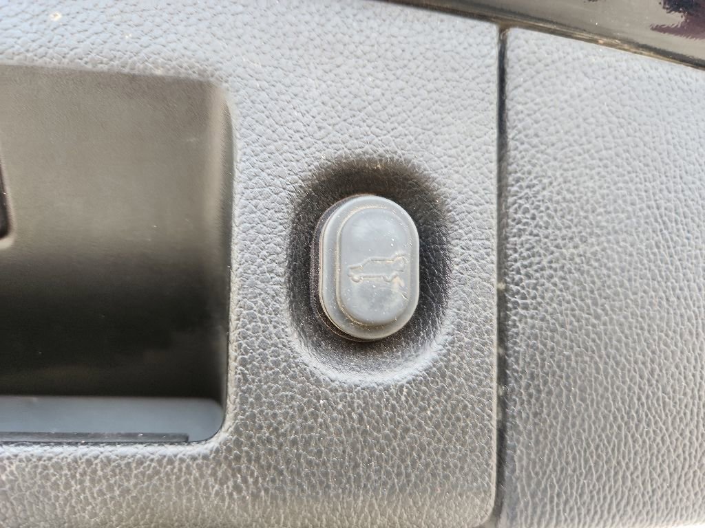 Certified 2020 Chevrolet Suburban LT AWD/4WD image 38