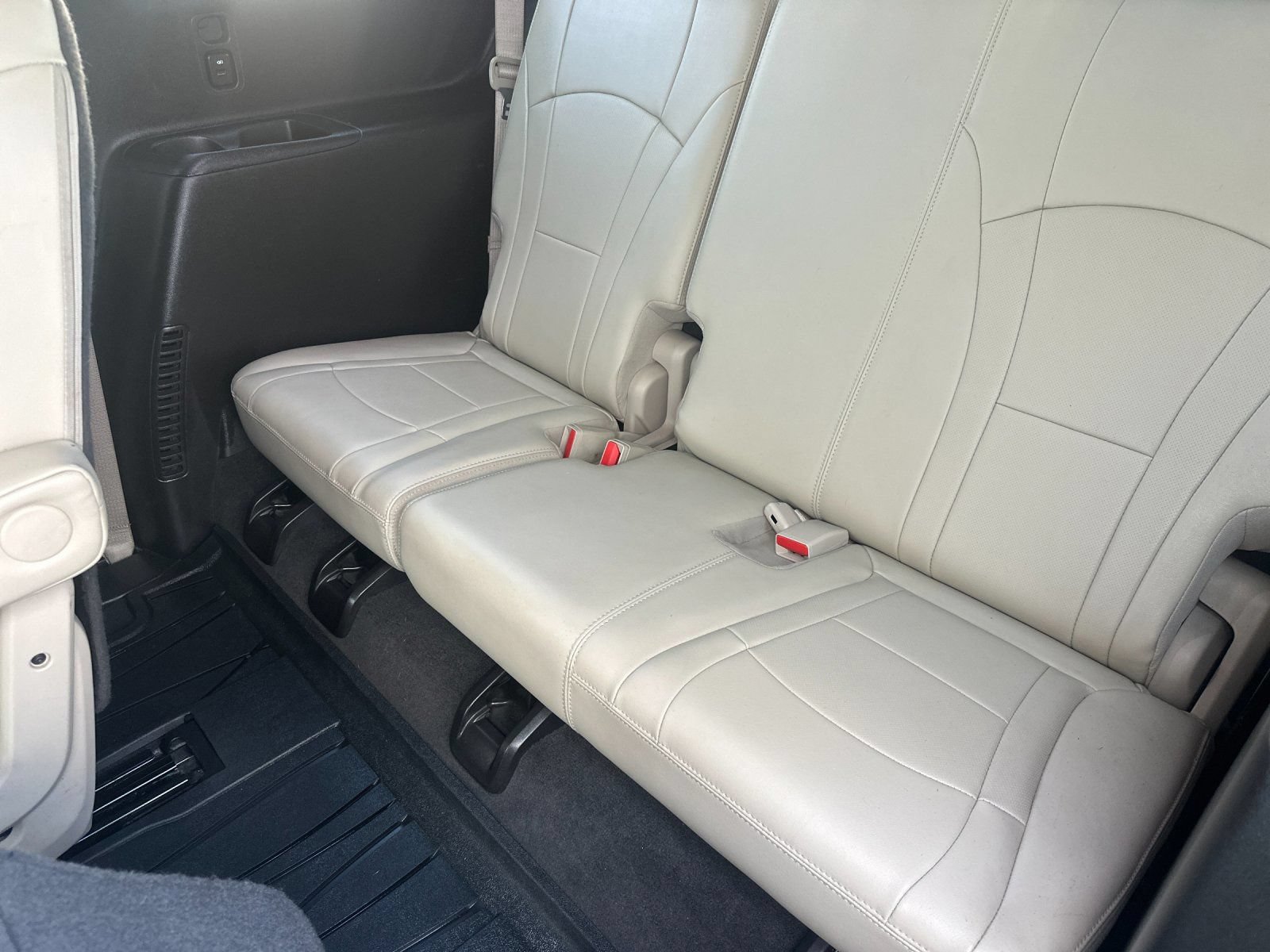 Used 2019 Buick Enclave Essence w/ LPO, Luxury Package AWD/4WD image 17