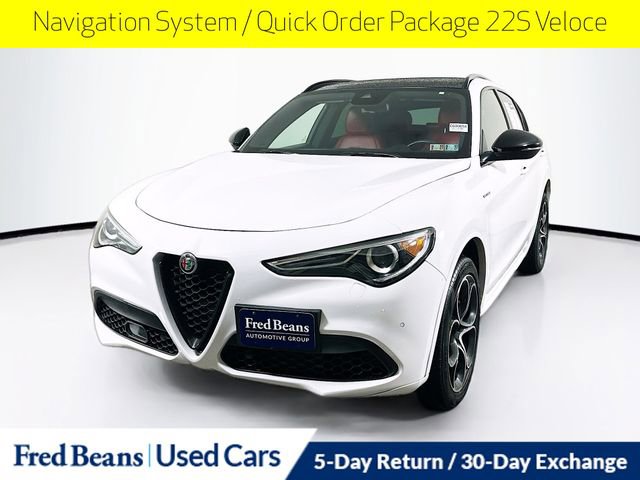 Used 2022 Alfa Romeo Stelvio Veloce image 3