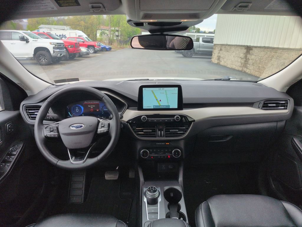 Used 2022 Ford Escape SEL w/ Technology Package AWD/4WD image 9