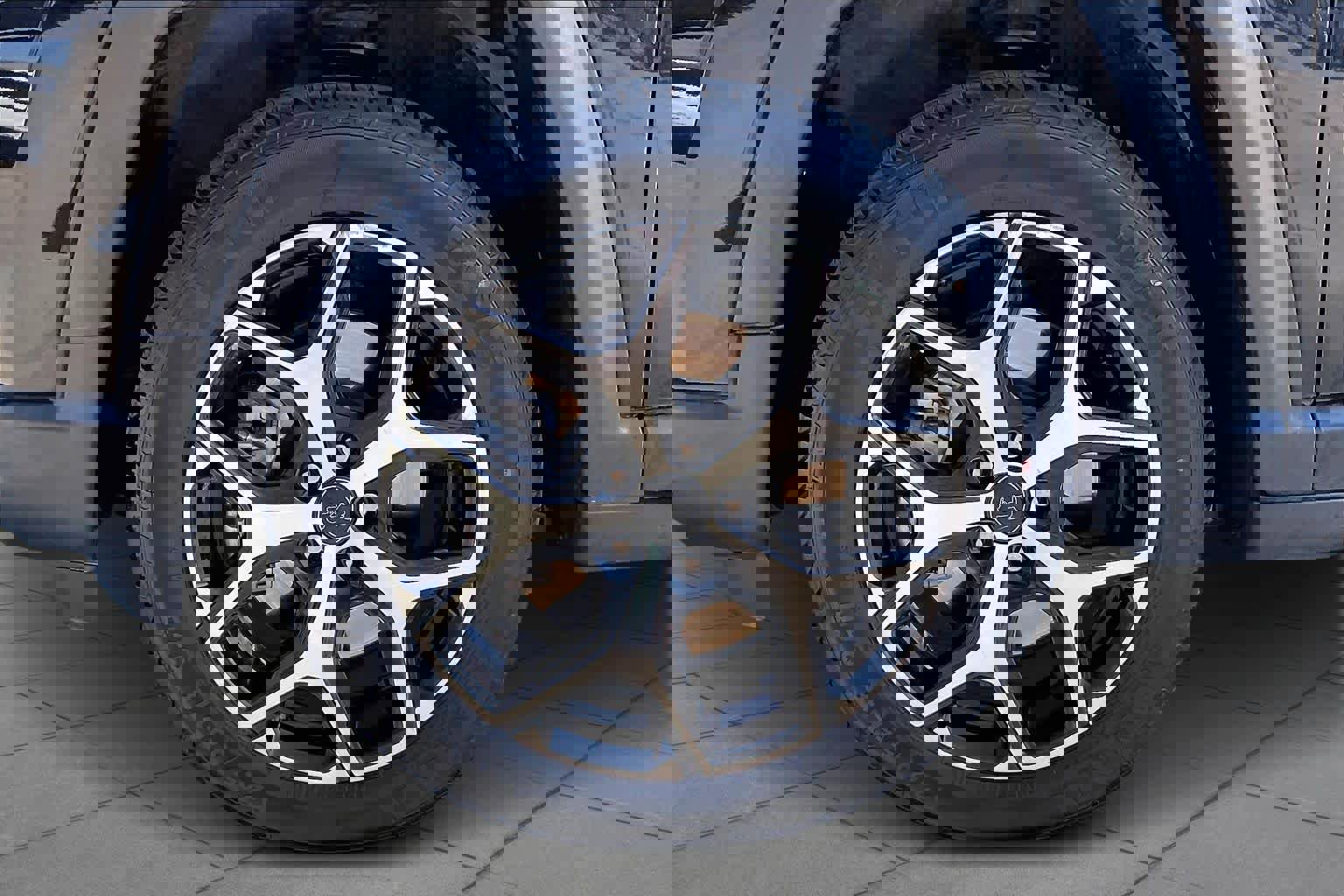 Used 2025 Jeep Compass Limited image 11