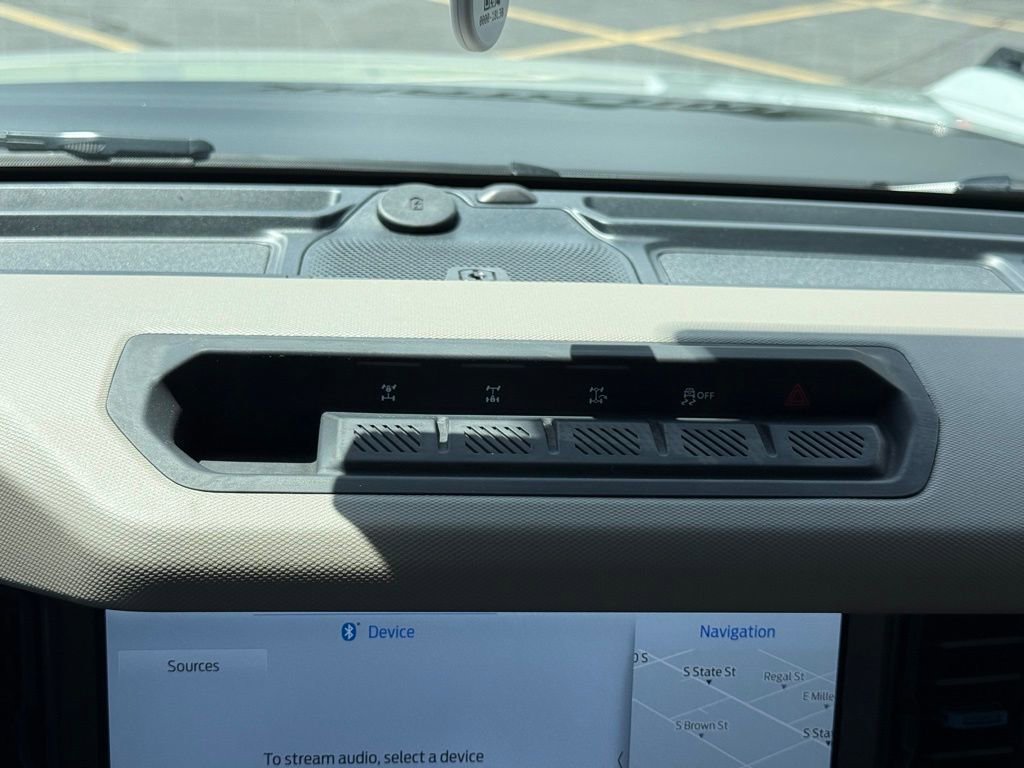 Used 2023 Ford Bronco Wildtrak image 11