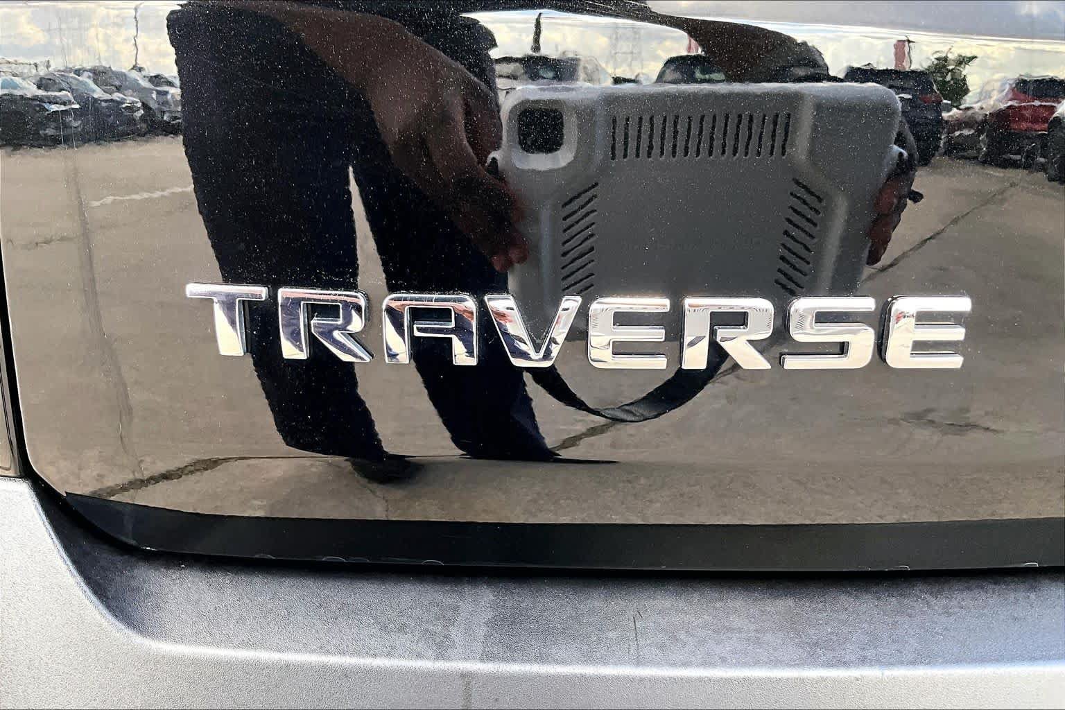 Used 2023 Chevrolet Traverse LT FWD image 10