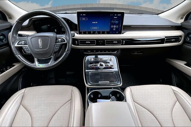 Used 2023 Lincoln Nautilus Reserve AWD/4WD image 15