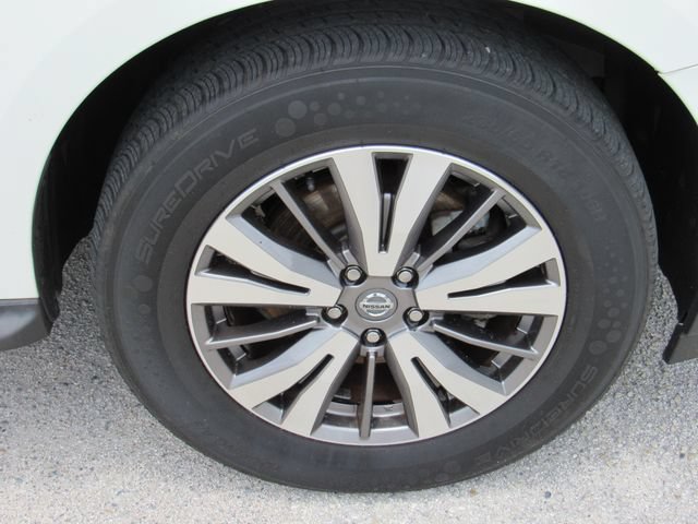 Used 2020 Nissan Pathfinder SV FWD image 9
