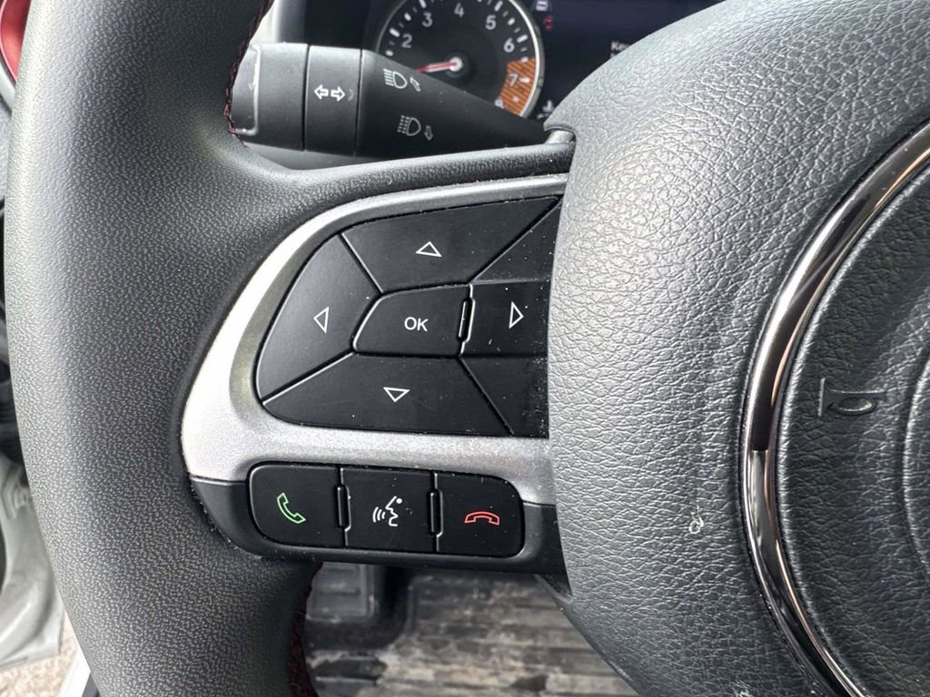 Used 2023 Jeep Renegade Trailhawk image 17