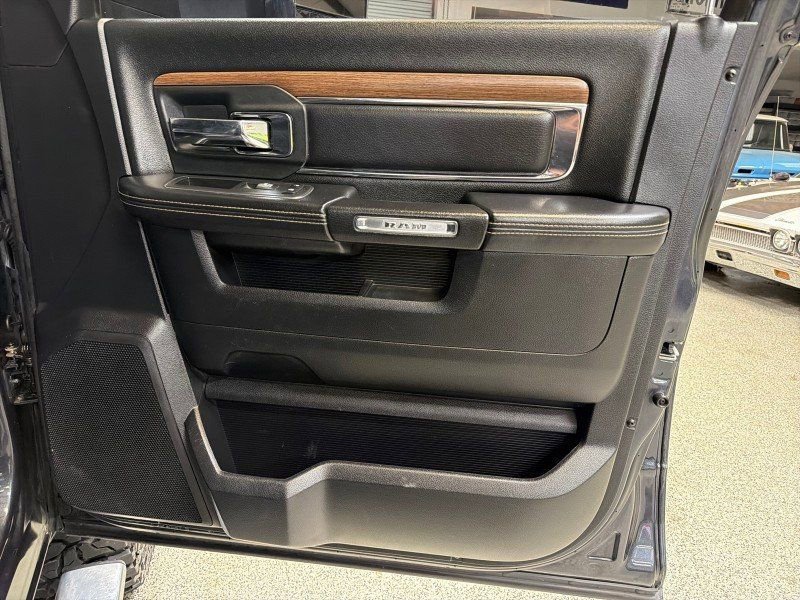 Used 2015 RAM 3500 Laramie w/ Convenience Group AWD/4WD image 42