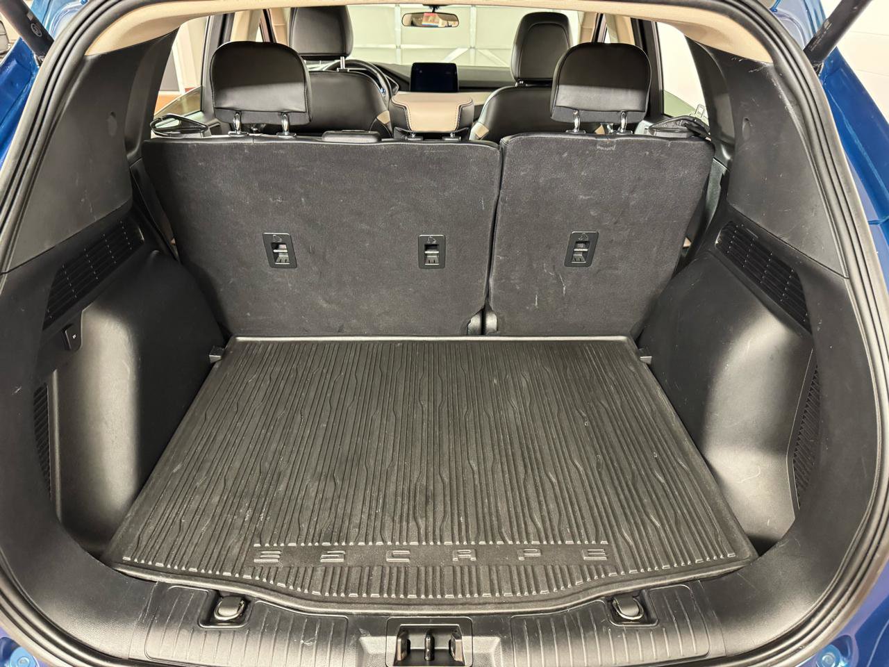 Used 2020 Ford Escape SEL image 32