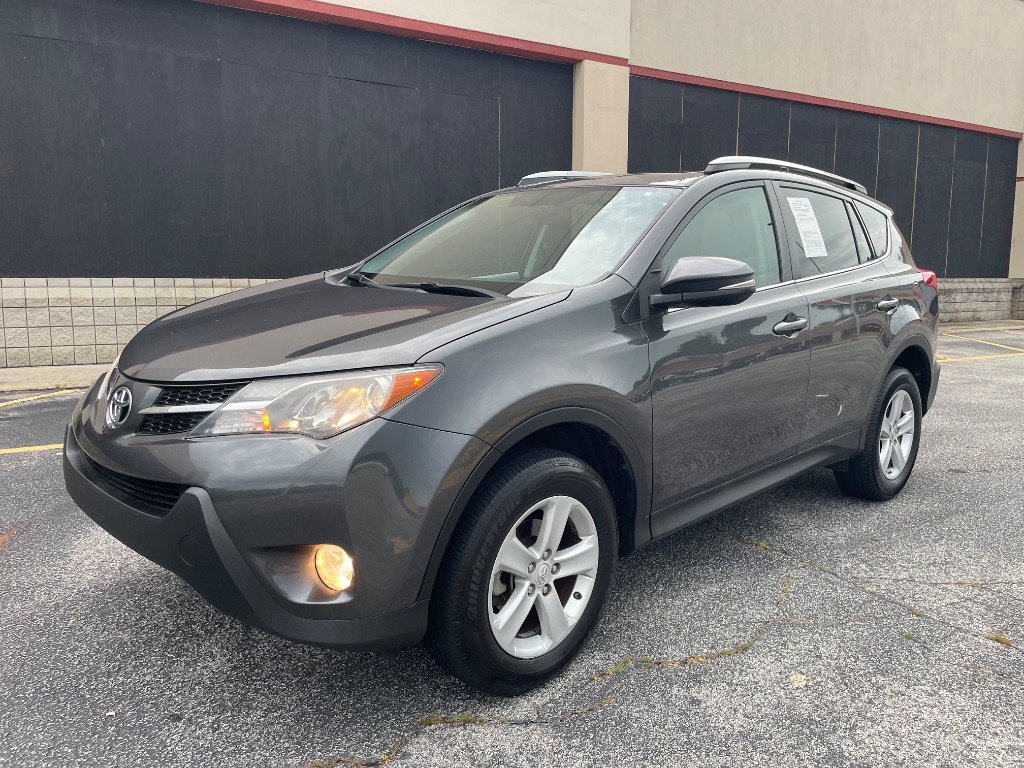 Used 2013 Toyota RAV4 XLE FWD image 1