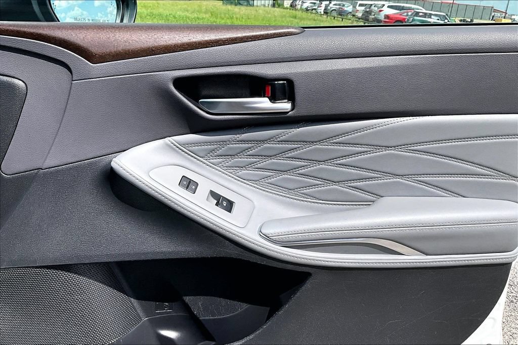 Used 2019 Toyota Avalon Limited w/ Advanced Safety Package FWD image 23