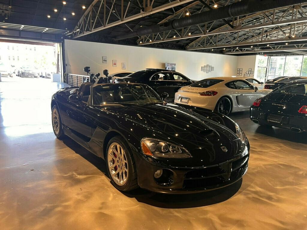 Used 2004 Dodge Viper SRT-10 RWD image 10