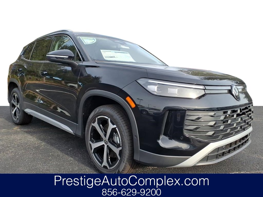 New 2025 Volkswagen Tiguan SE image 1