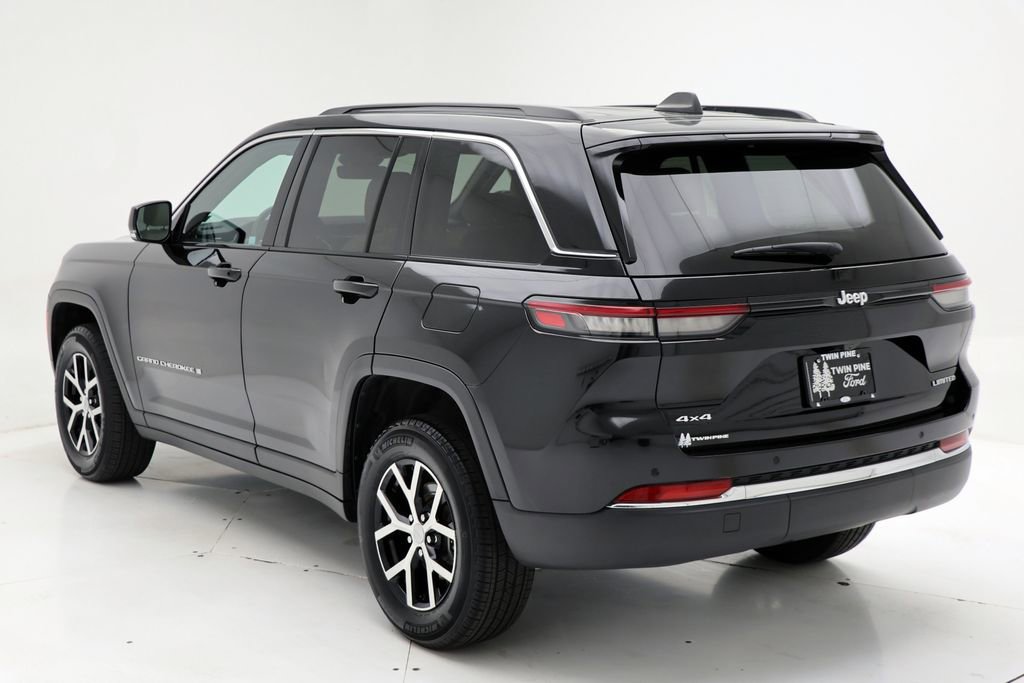 Used 2025 Jeep Grand Cherokee Limited AWD/4WD image 6