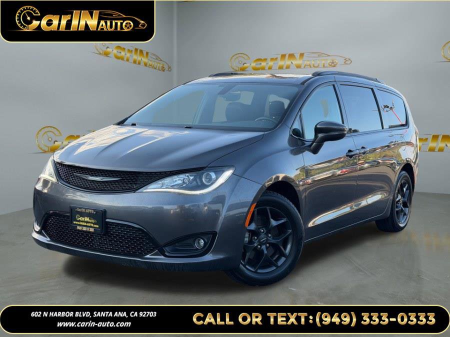 Used 2019 Chrysler Pacifica Limited w/ S Appearance Package image 1