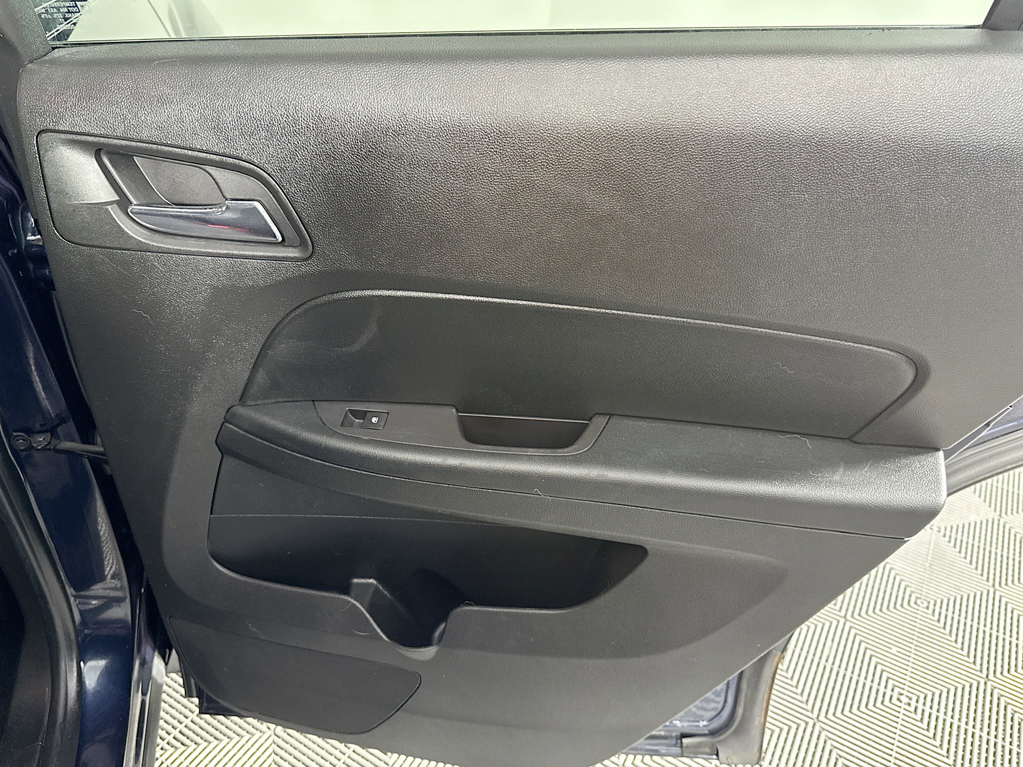 Used 2017 Chevrolet Equinox LT w/ Convenience Package image 26