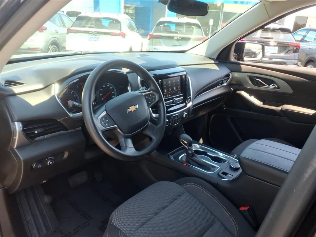 Used 2021 Chevrolet Traverse LS AWD/4WD image 11
