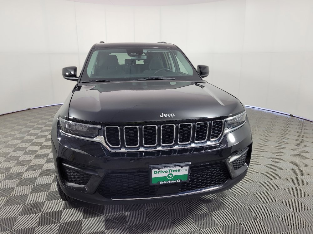Used 2023 Jeep Grand Cherokee Laredo AWD/4WD image 14