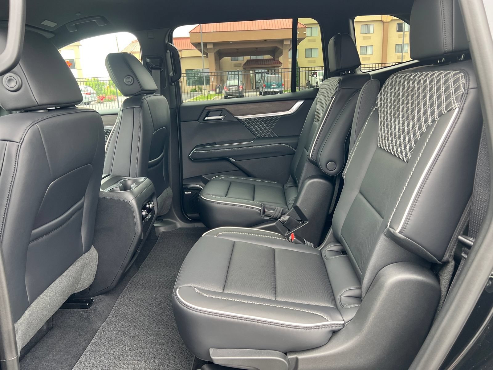 New 2026 GMC Acadia Denali w/ Super Cruise Package AWD/4WD image 19