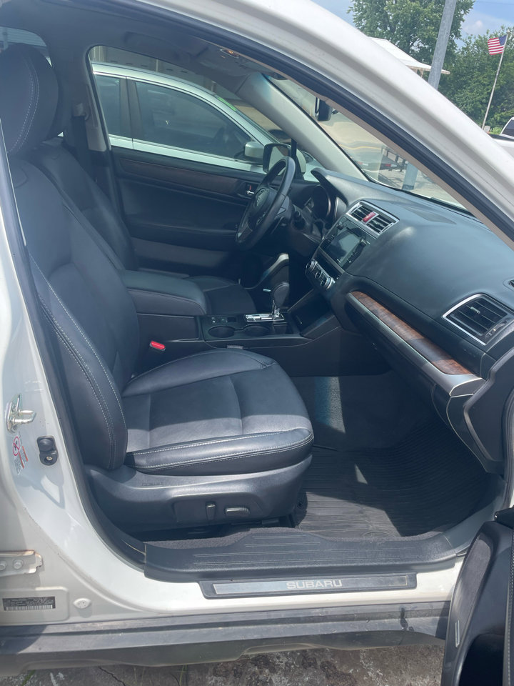 Used 2017 Subaru Outback 2.5i Limited image 8