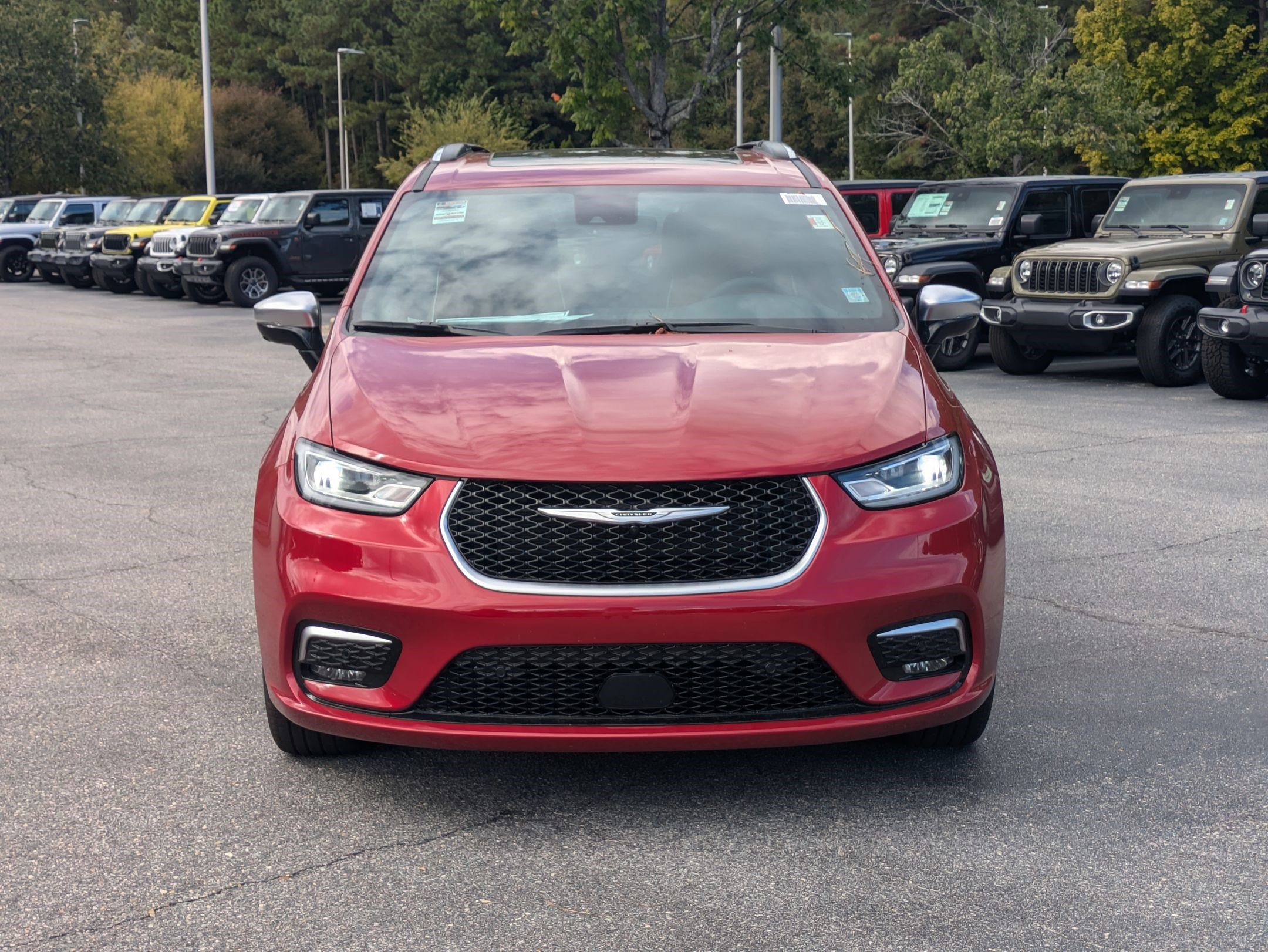 New 2026 Chrysler Pacifica Pinnacle image 2