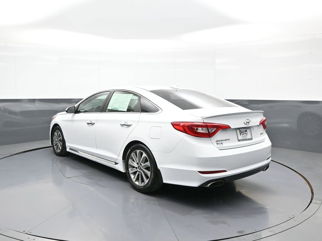 Used 2016 Hyundai Sonata Sport w/ Option Group 03 FWD image 8