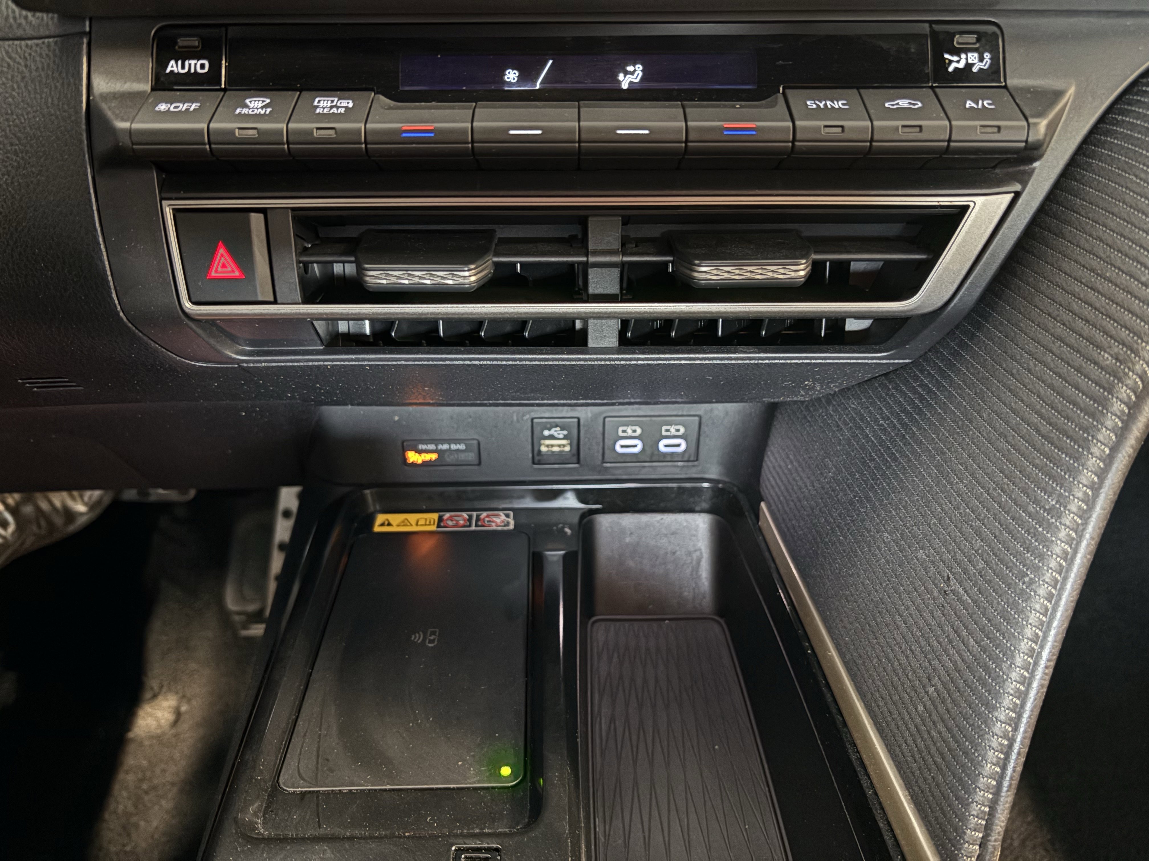 Used 2025 Toyota Camry SE FWD image 16