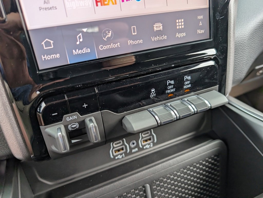 New 2026 RAM 1500 4x4 Crew Cab image 29