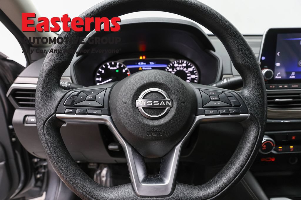 Used 2023 Nissan Altima 2.5 SV FWD image 10
