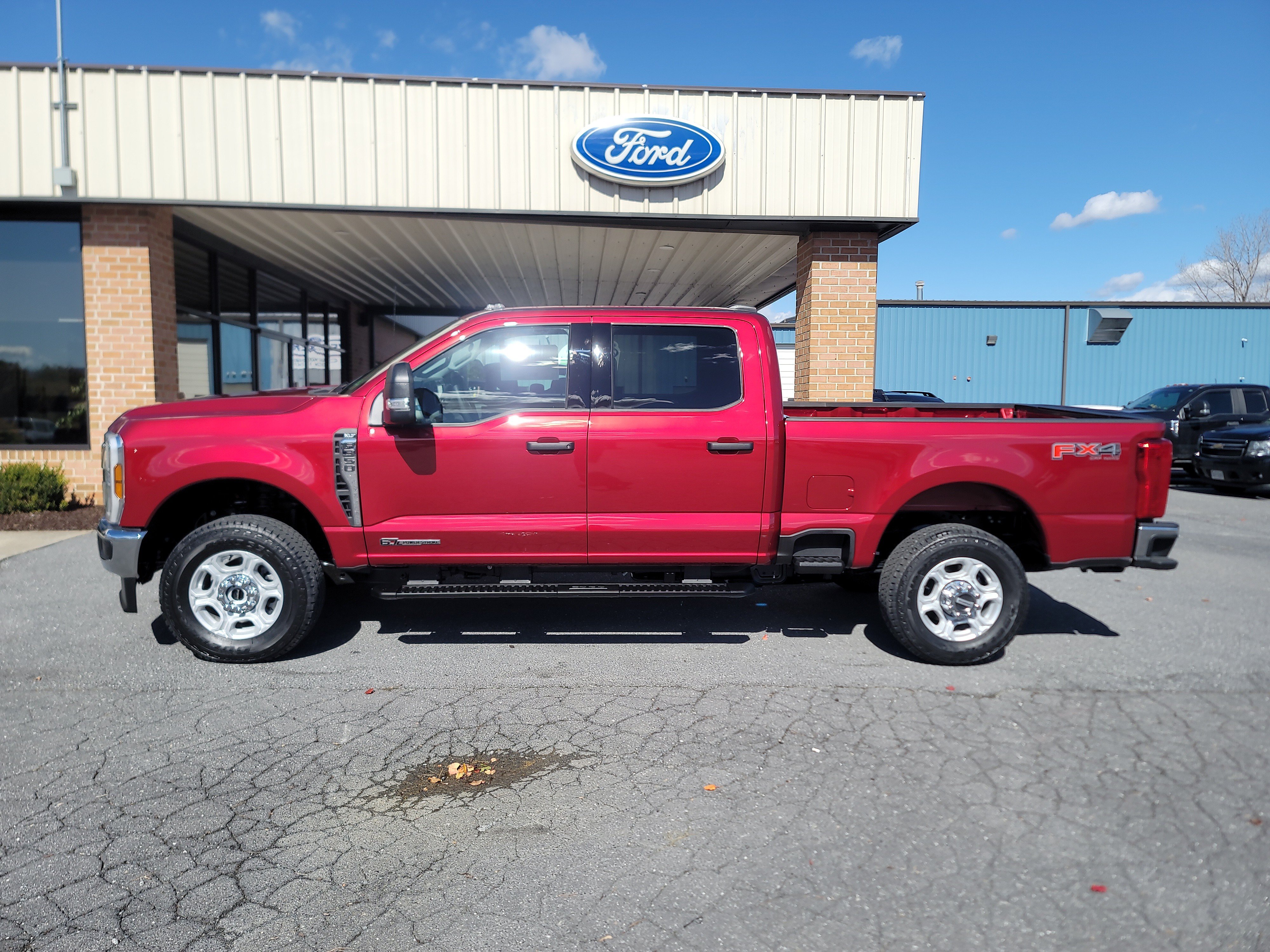 New 2026 Ford F350 XLT w/ FX4 Off-Road Package
