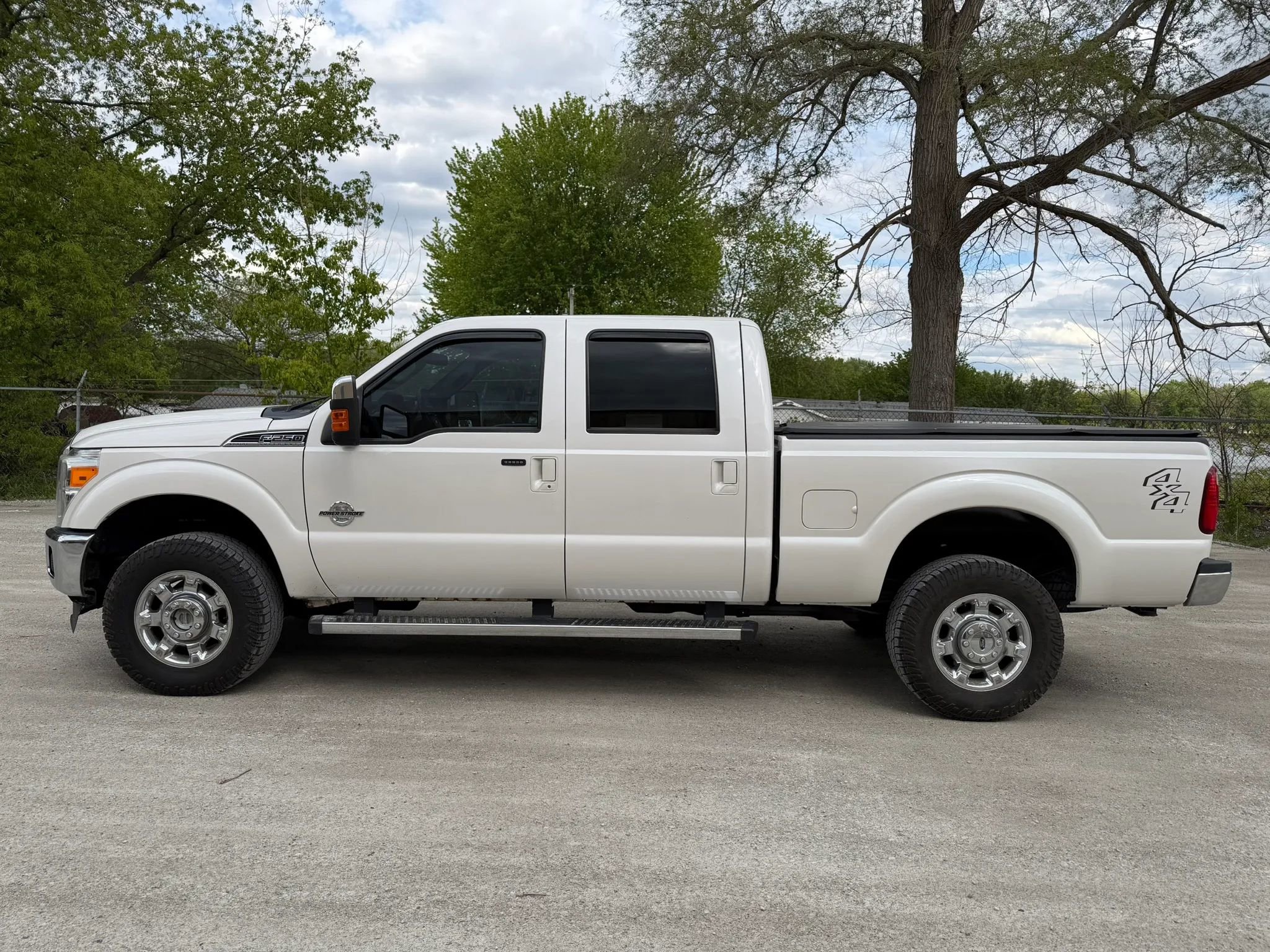 Used 2016 Ford F250 Lariat w/ Lariat Ultimate Package AWD/4WD image 8