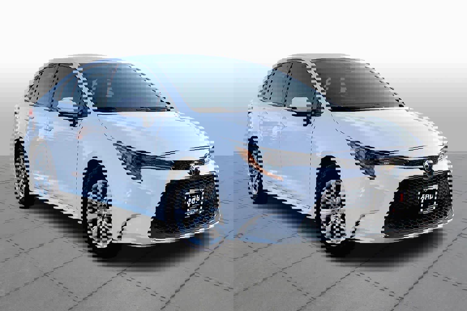 Used 2022 Toyota Corolla LE image 3