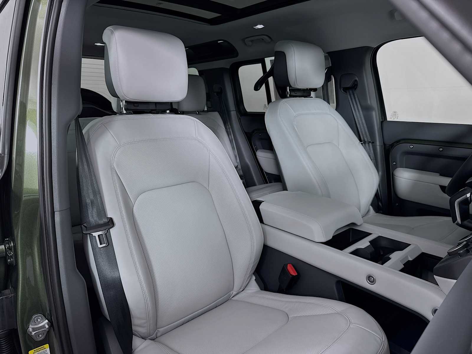 New 2026 Land Rover Defender 110 X-Dynamic SE AWD/4WD image 28